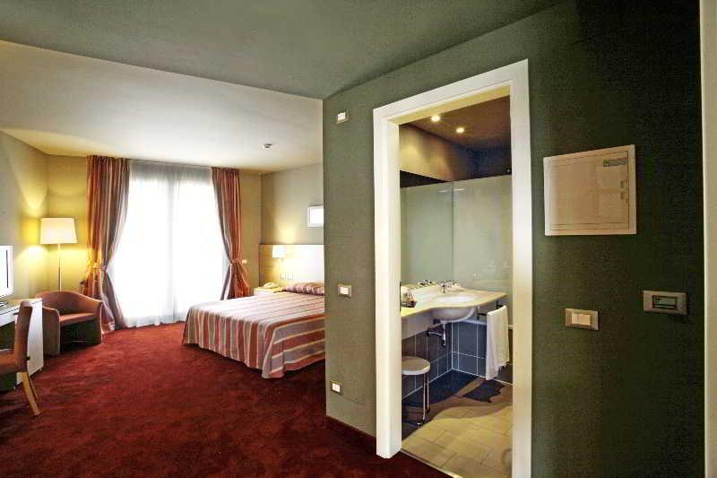 Manerba Del Garda Resort Luaran gambar